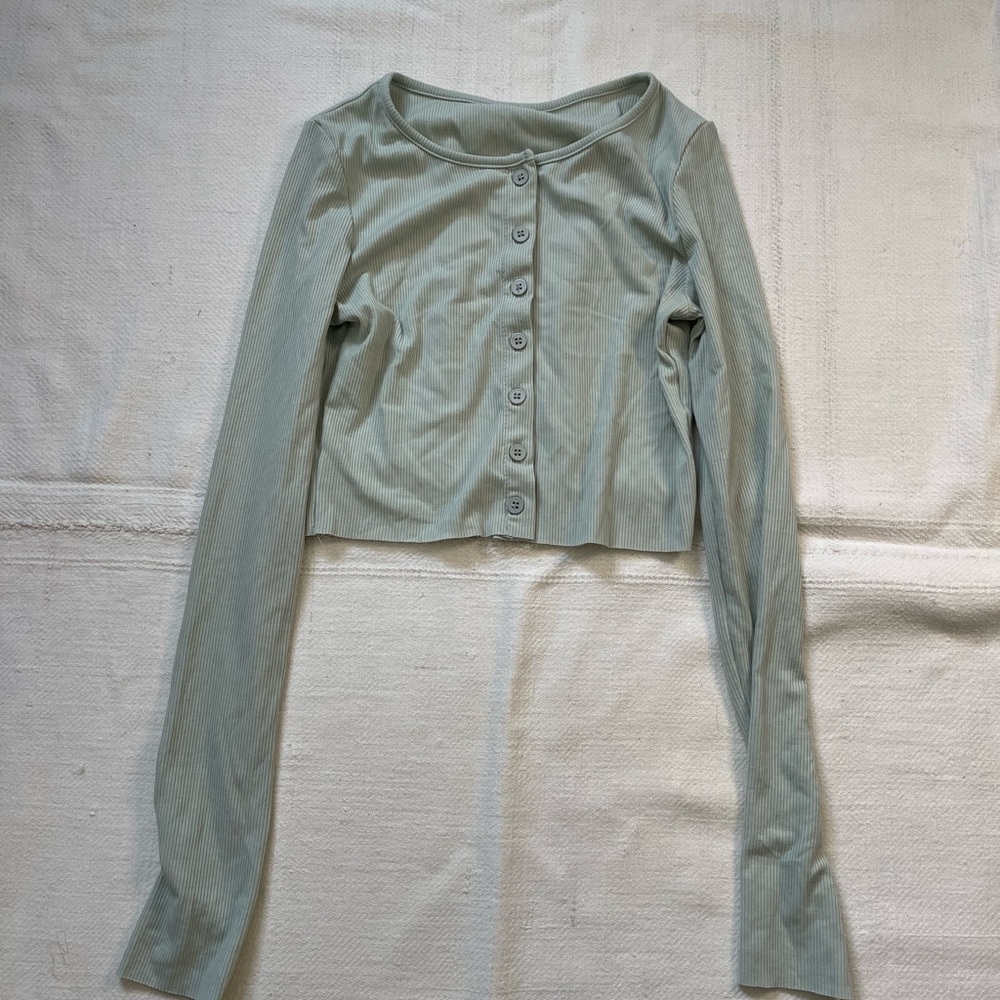 Elegant Button-Down Long Sleeve Top - Soft Green
